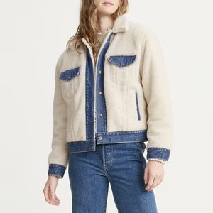 Levi's® Premium EX-BOYFRIEND SHERPA PIECED TRUCKER JACKET